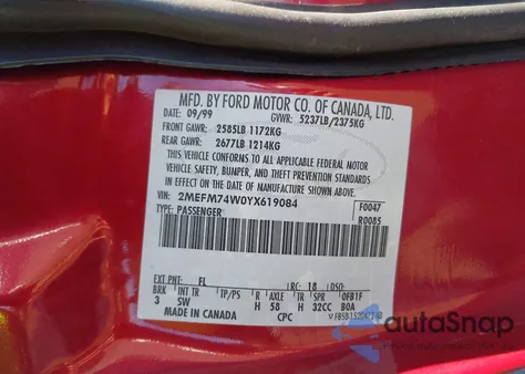 2000 Mercury Grand Marquis Gs z USA, uszkodzony, nr VIN 2MEFM74W0YX619084